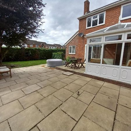 Leominster 3 Bedroom House Parking Garden Private Экстерьер фото