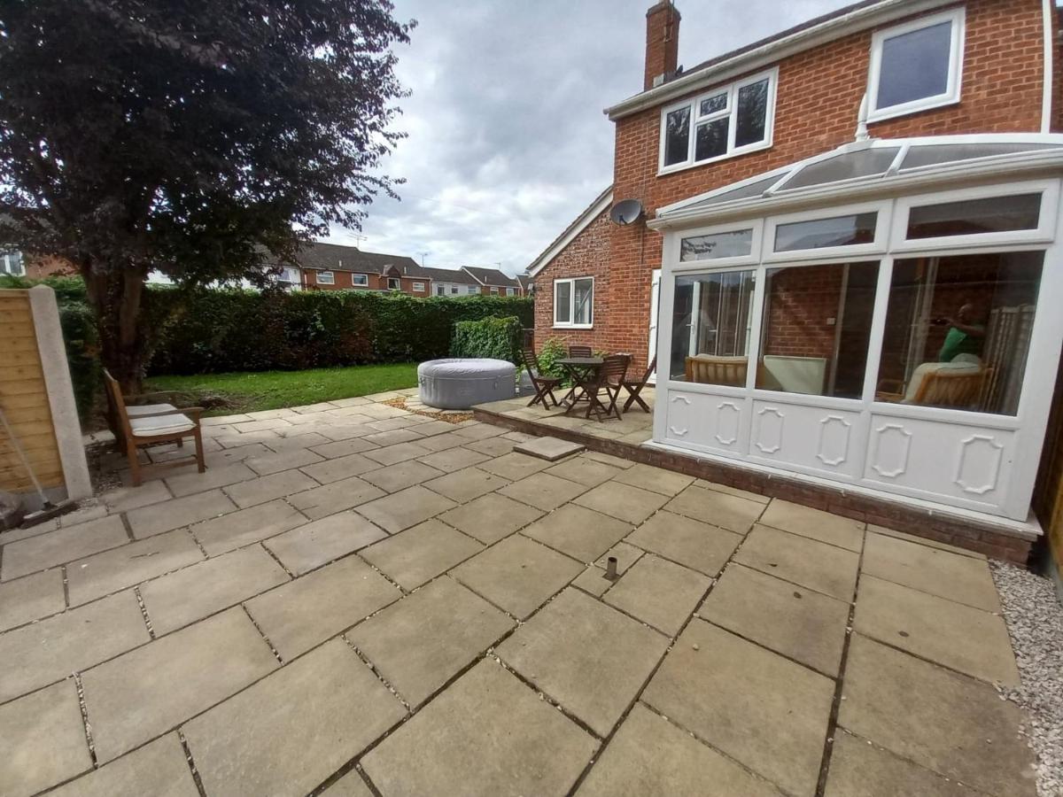 Leominster 3 Bedroom House Parking Garden Private Экстерьер фото