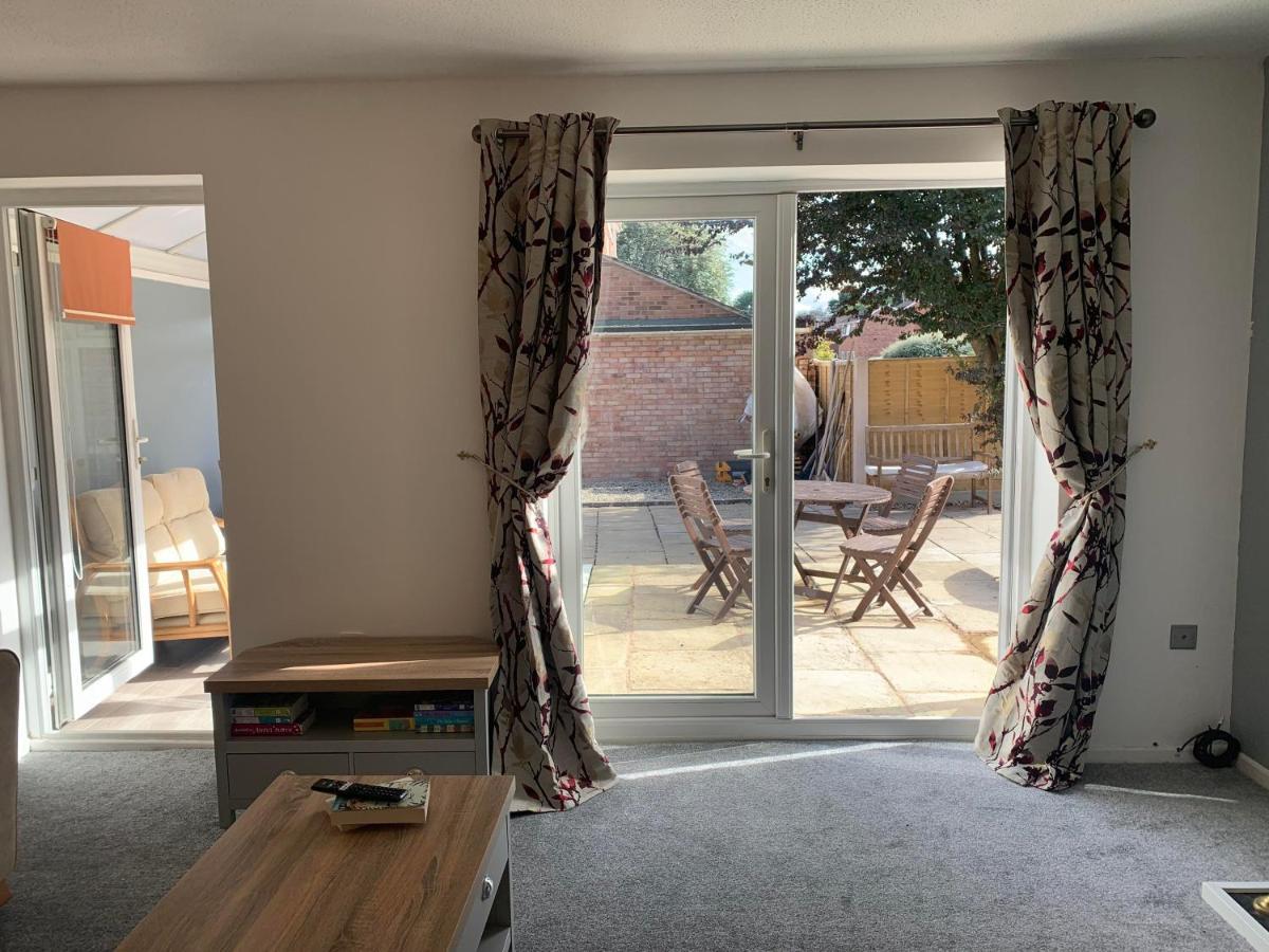 Leominster 3 Bedroom House Parking Garden Private Экстерьер фото