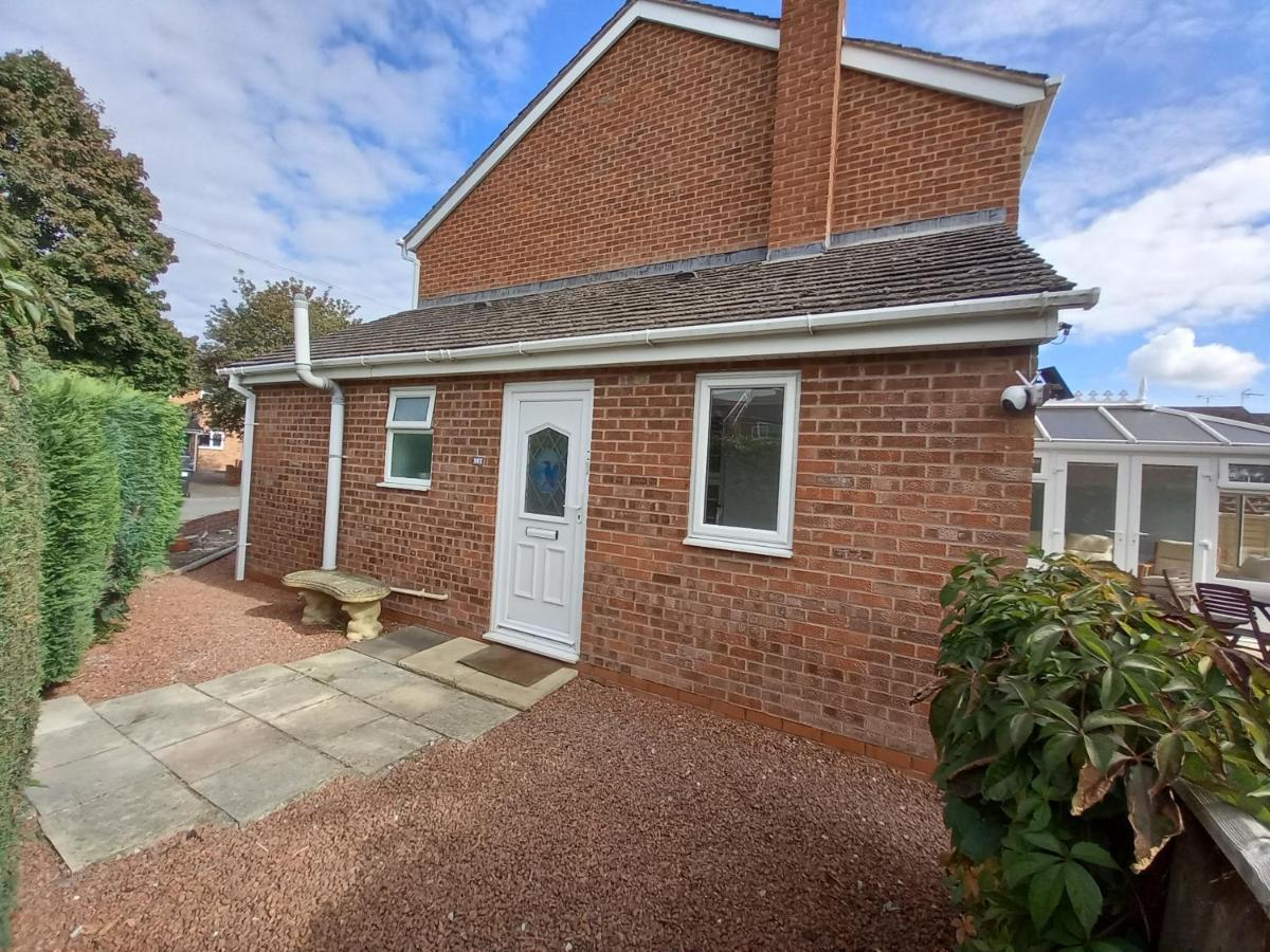 Leominster 3 Bedroom House Parking Garden Private Экстерьер фото