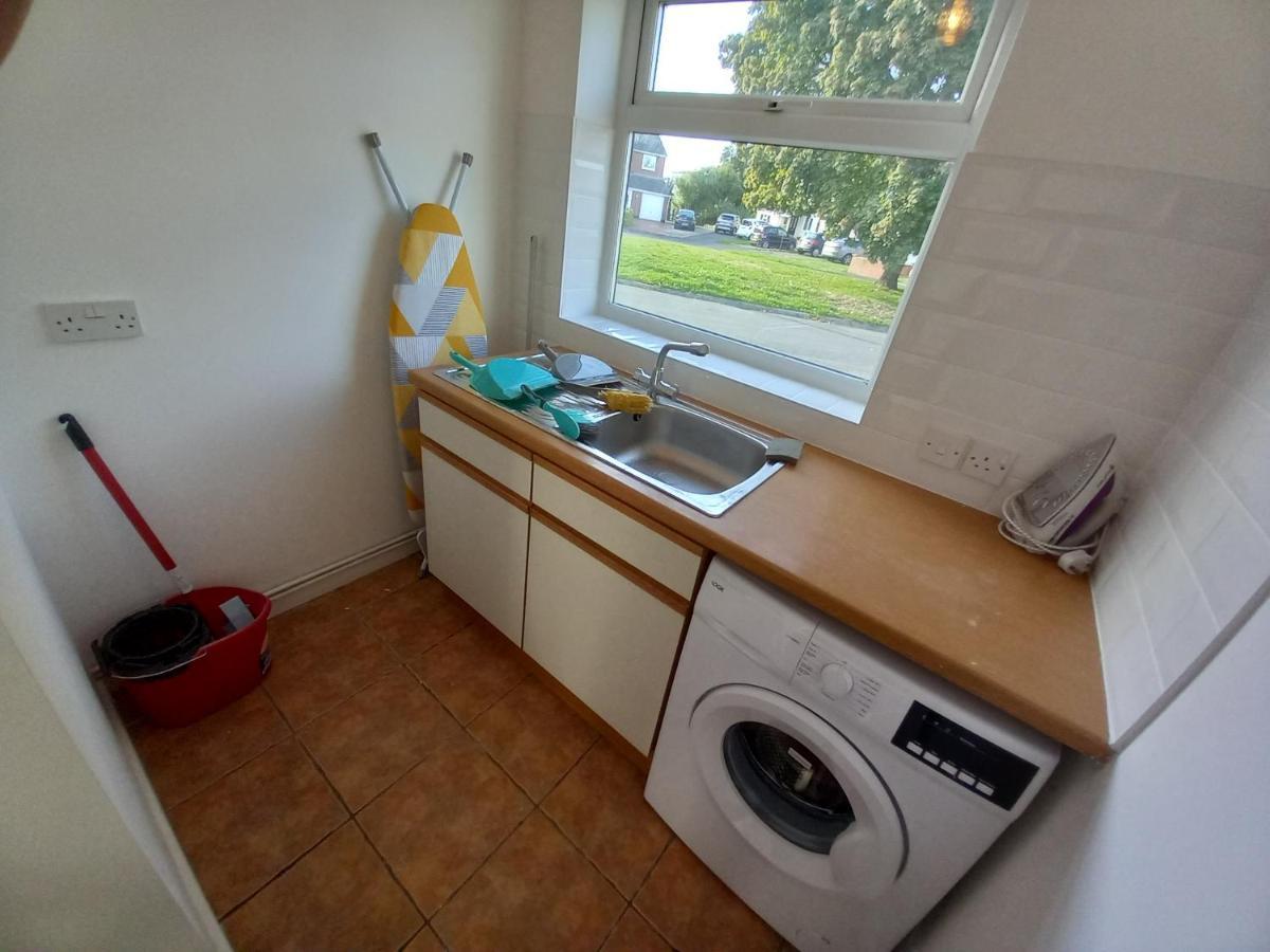 Leominster 3 Bedroom House Parking Garden Private Экстерьер фото