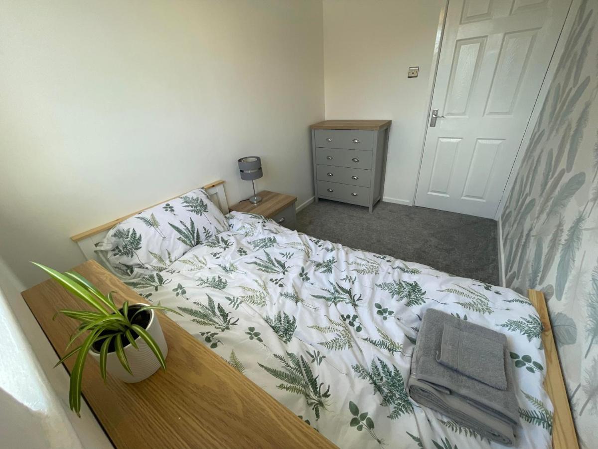 Leominster 3 Bedroom House Parking Garden Private Экстерьер фото