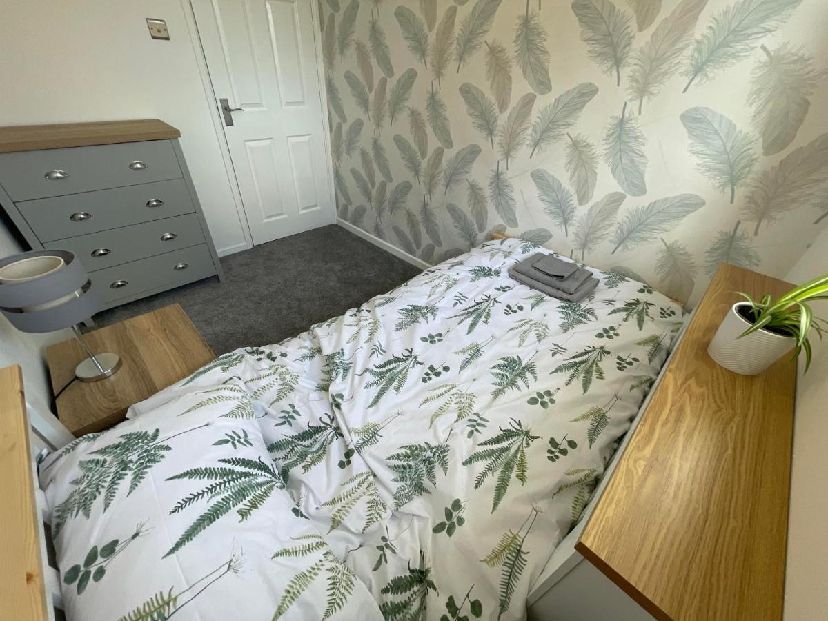Leominster 3 Bedroom House Parking Garden Private Экстерьер фото