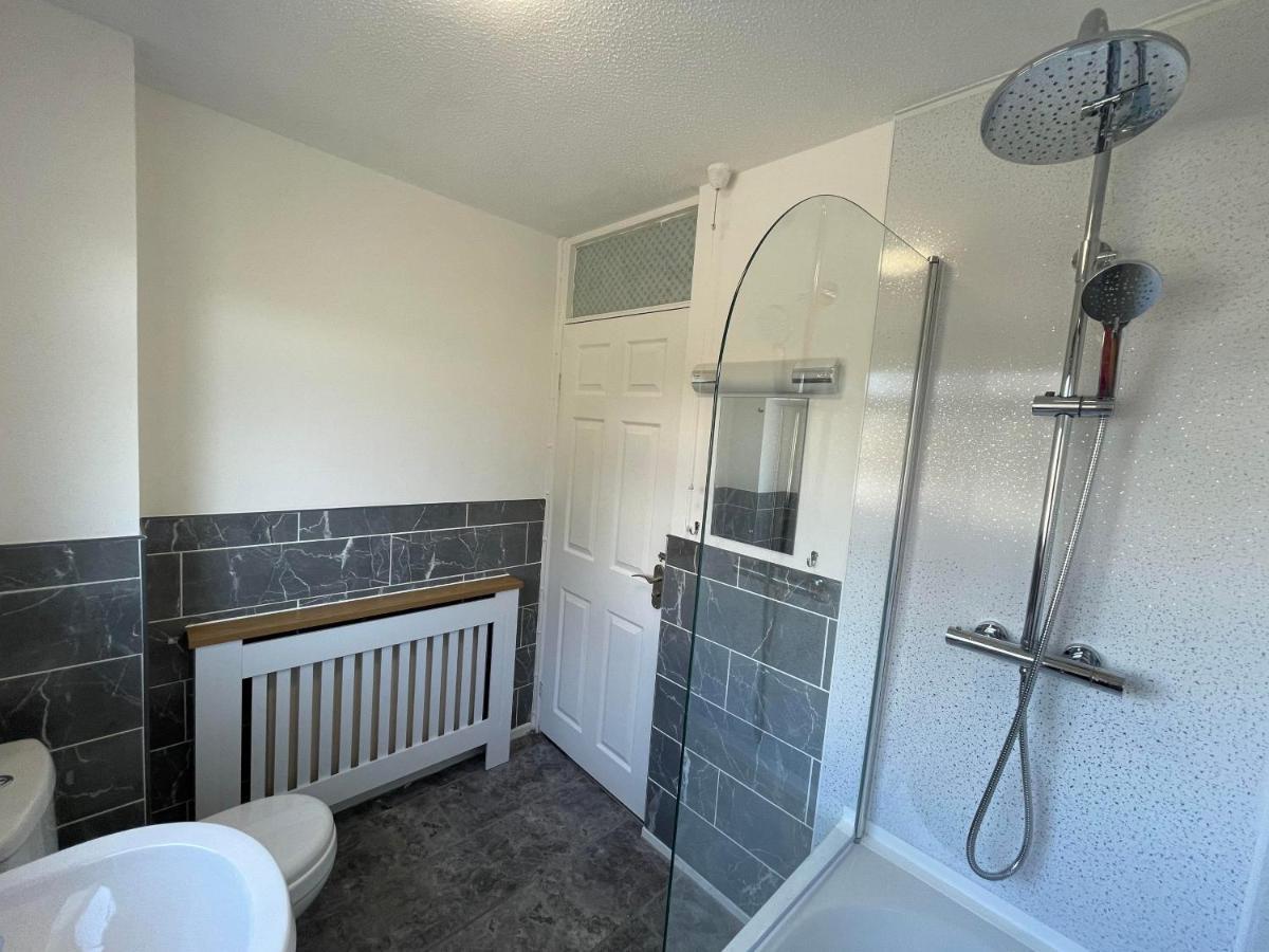 Leominster 3 Bedroom House Parking Garden Private Экстерьер фото