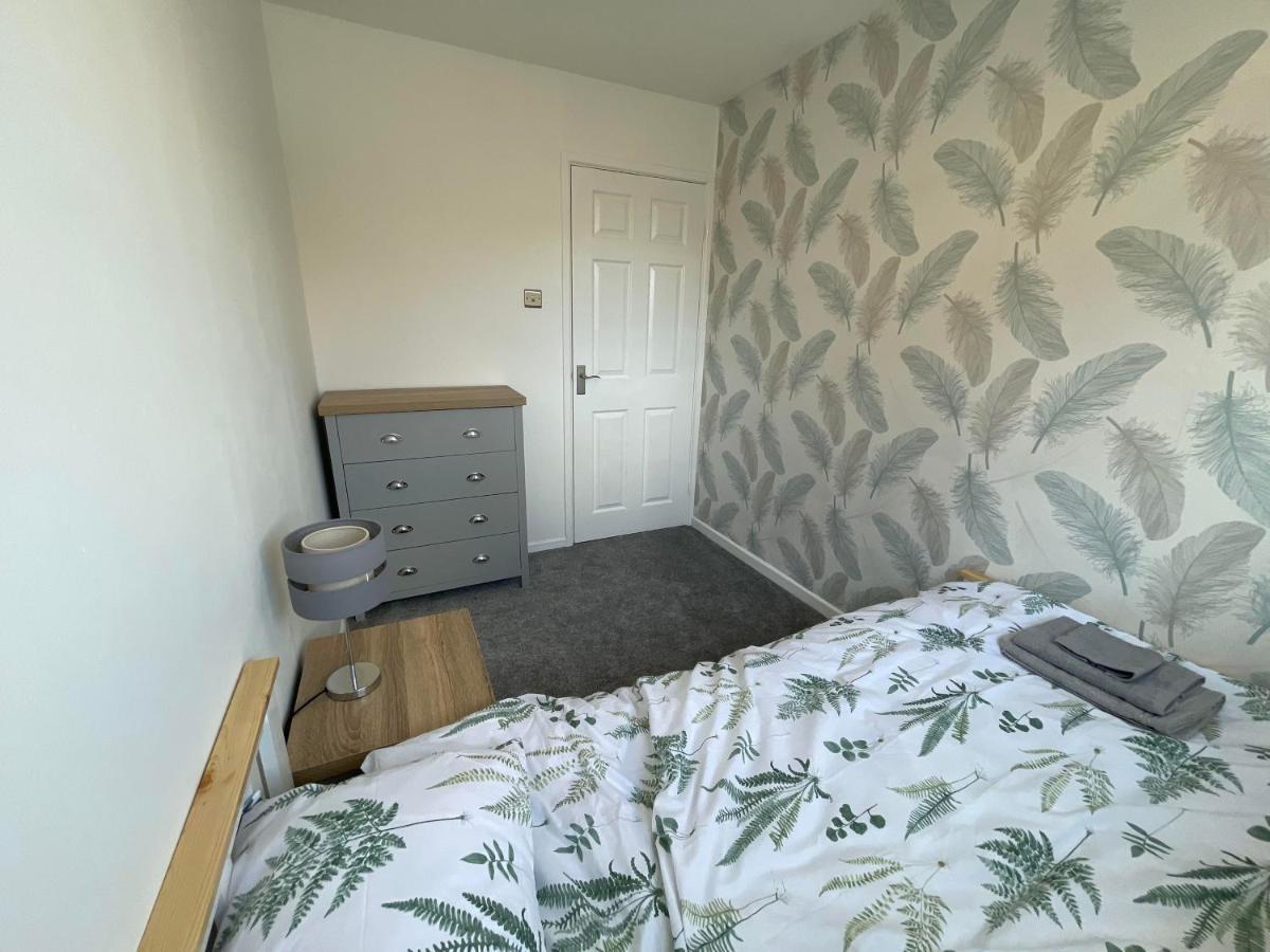 Leominster 3 Bedroom House Parking Garden Private Экстерьер фото