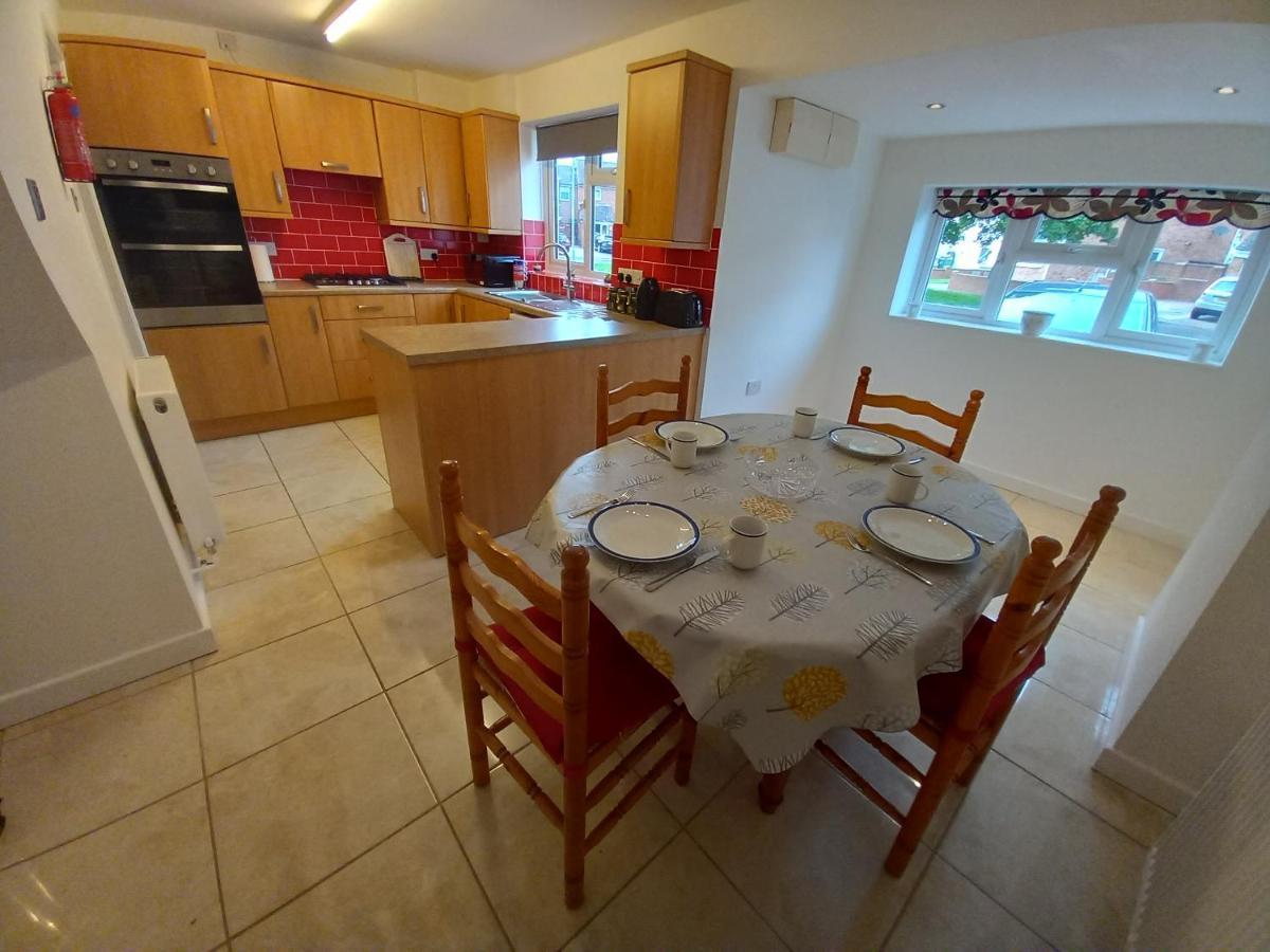 Leominster 3 Bedroom House Parking Garden Private Экстерьер фото