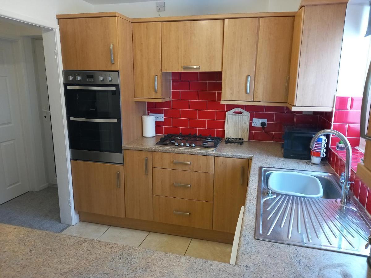 Leominster 3 Bedroom House Parking Garden Private Экстерьер фото